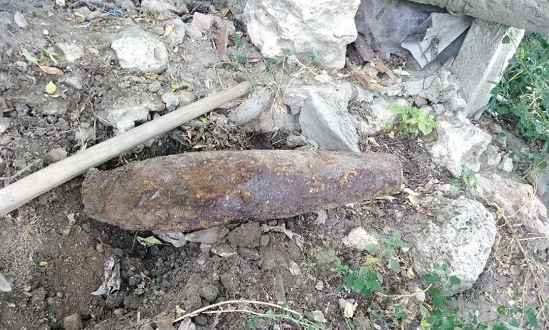 O bombă neexplodată a fost descoperită într-o grădină din Bărăganu