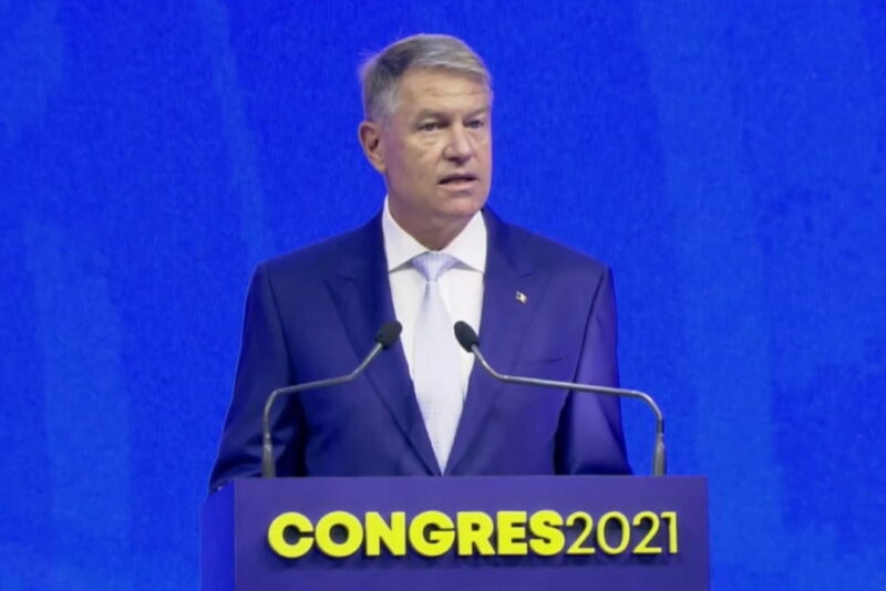 Klaus Iohannis: ”Când premierul și miniștrii liberali sunt atacați, PNL trebuie să fie solidar”