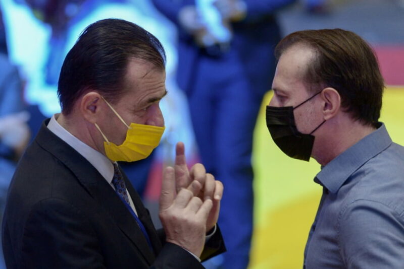 Zi decisivă pentru soarta PNL. Președintele partidului ales în prezența lui Klaus Iohannis