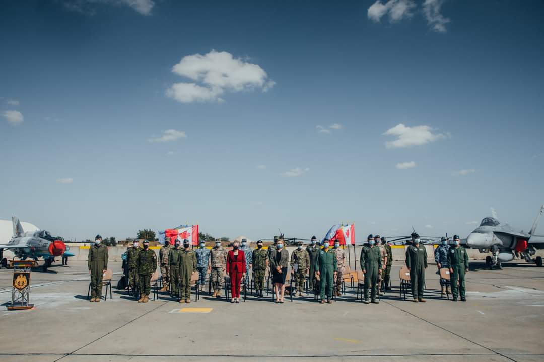 Şase avioane F-18 canadiene au aterizat în România pentru poliţie aeriană la Marea Neagră