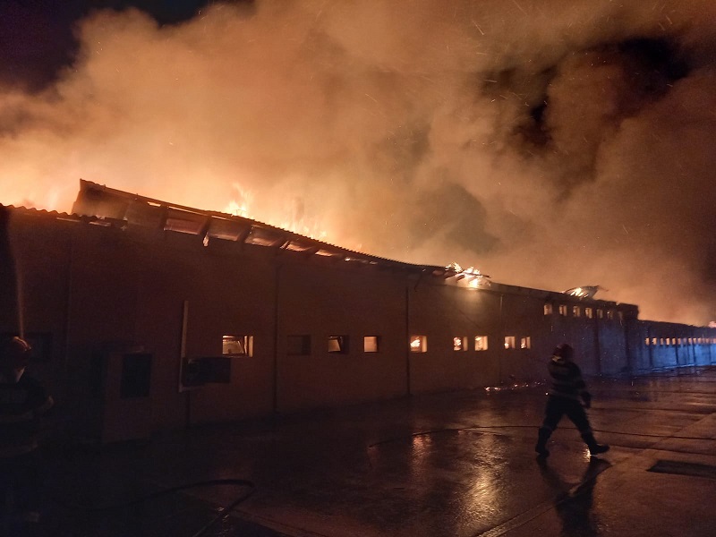 Incendiul în urma căruia a ars brutăria din Satu Nou, provocat de un trăsnet