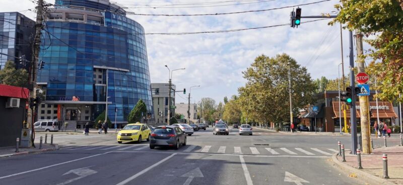 ATENȚIE ȘOFERI! Cum se va circula în intersecția reconfigurată de la Delfinariu