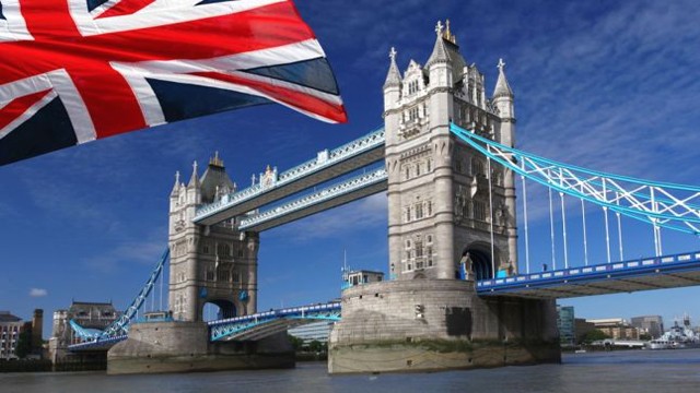 MAE: Românii nerezidenți NU vor mai putea intra în Marea Britanie doar cu cartea de identitate, de la 1 octombrie