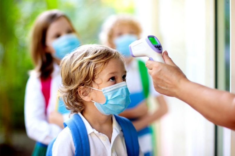 Primele simptome COVID la copii. Medicul pediatru Mihai Craiu, despre cele trei semne la care trebuie să fie atenți părinții