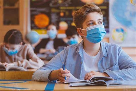 Peste 3.300 de elevi și preșcolari, confirmați cu Covid la 10 zile de la începerea noului an școlar