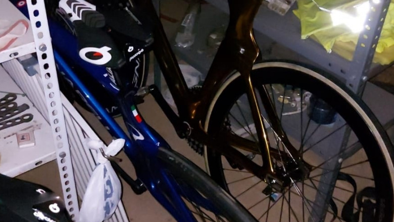 Patru români au furat bicicletele de 600.000 de euro ale lotului național de ciclism al Italiei