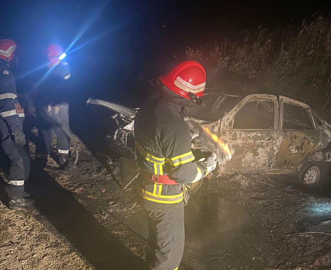 Un autoturism a luat foc în Medgidia