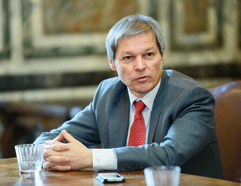 Dacian Cioloş, propunerea de premier a USR PLUS, dacă moţiunea trece şi PNL nu face o nominalizare