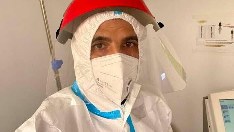 Mesajul unui medic ATI: ”Iadul există și el se află la UPU. Totul este BLOCAT, tot ce poţi să VEZI sunt măşti şi butelii de oxigen”