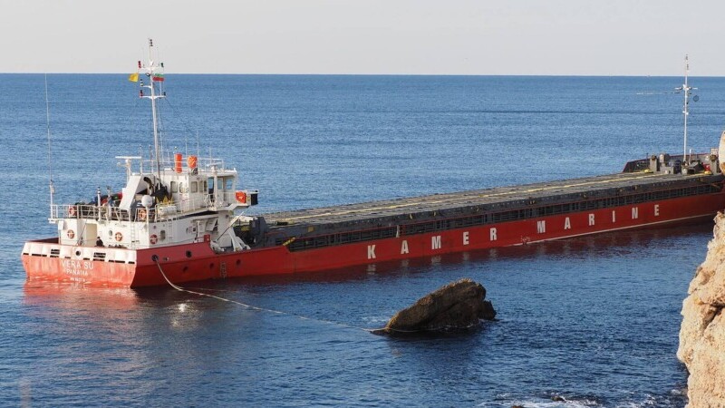 Dezastru ecologic în Marea Neagră: O navă cargo s-a scufundat cu 3.000 de tone de uree la bord