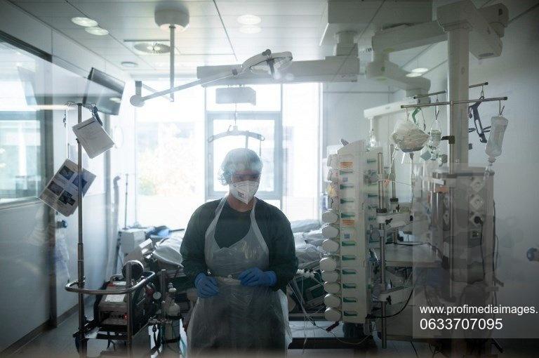 Două tinere de 26 de ani, fără comorbidități și nevaccinate, au murit de COVID-19