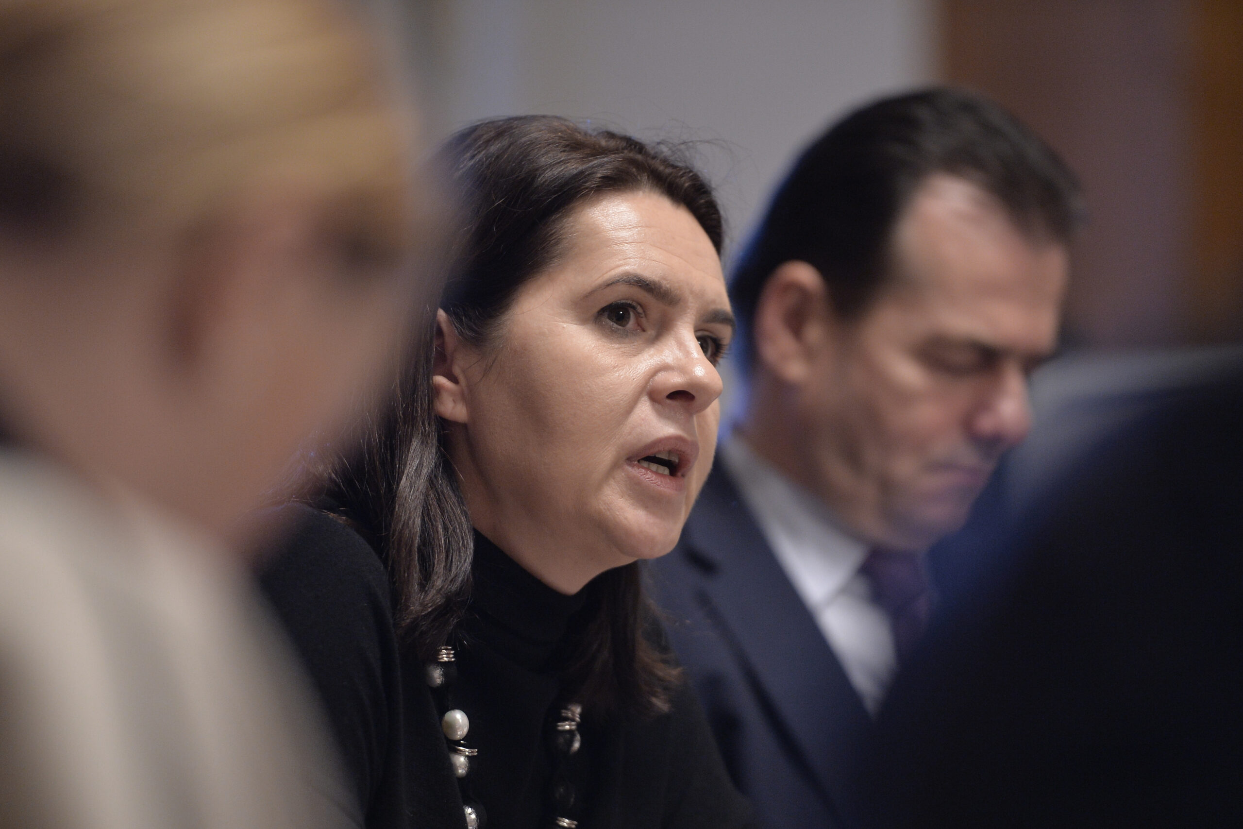 CRITICI DURE: ”Trebuie să fim foarte naivi să credem că această viitoare frăție PSD-PNL va funcționa în folosul țării!”