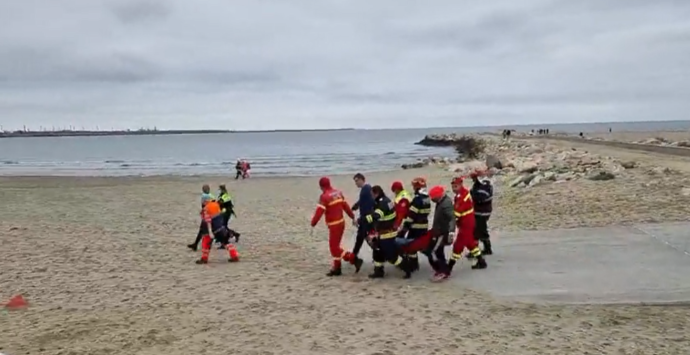 Persoană în PERICOL DE ÎNEC, în Eforie Nord