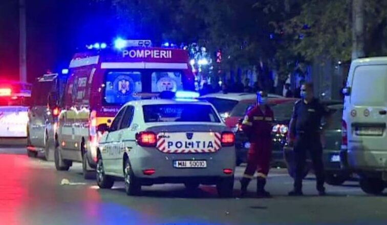 Două mașini s-au ciocnit frontal pe strada Soveja, în Constanța. 4 persoane sunt rănite