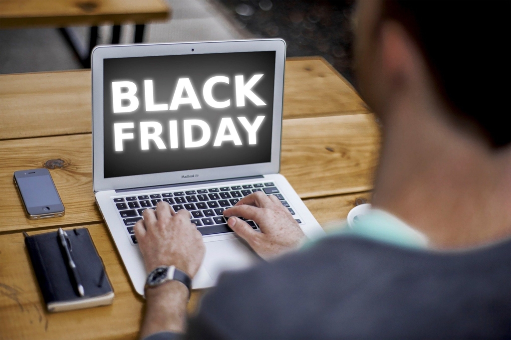 Primele amenzi date de ANPC de Black Friday: Altex, Flanco, Vivre, Elefant, PC Garage și alte 6 site-uri, sancționate cu 275.000 de lei