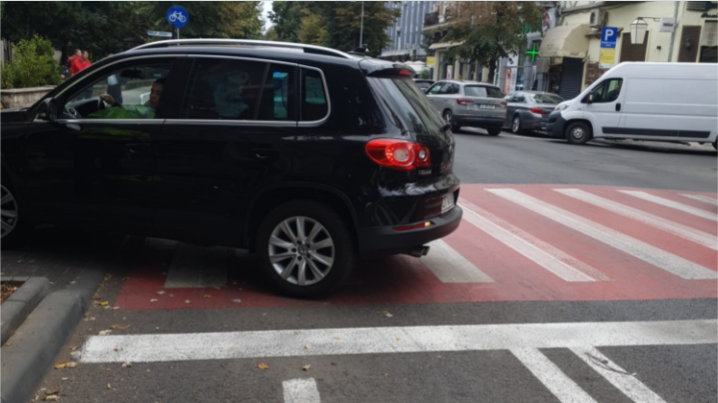 Polițiștii locali au ridicat 17 mașini parcate neregulamentar, într-o singură zi
