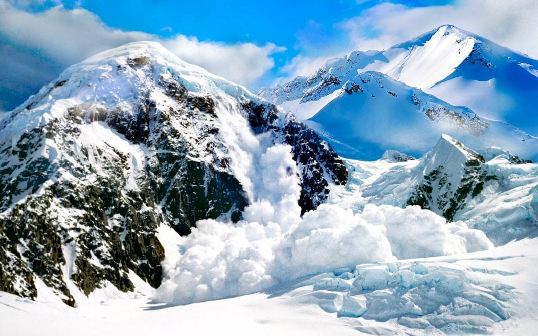 ATENȚIE! Risc însemnat de producere a avalanşelor în Carpaţii Meridionali şi Orientali, până luni seară