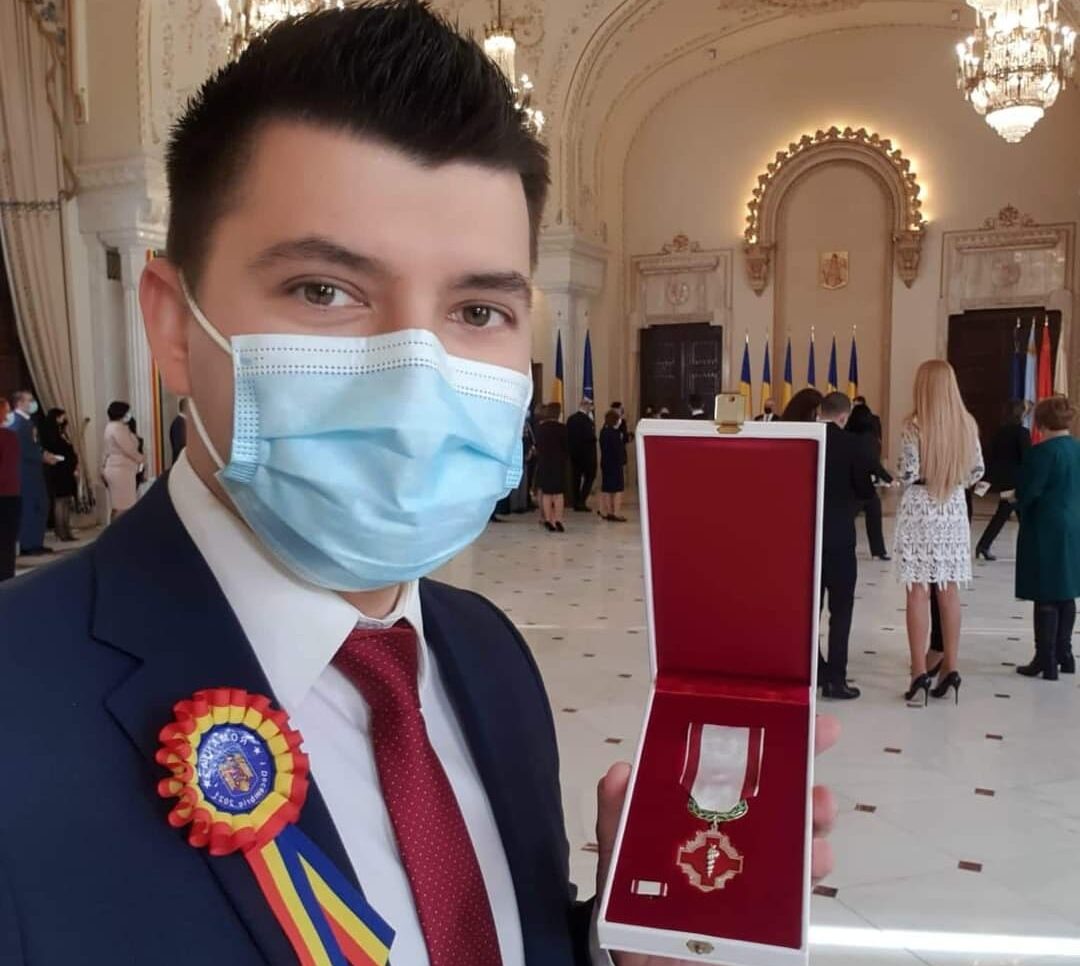 Medicul specialist ATI, Kenan Mustafa, de la Spitalul Municipal Medgidia, DECORAT de președintele Klaus Iohannis cu Ordinul „Meritul Sanitar” în grad de Cavaler
