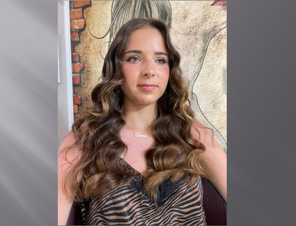 Diana, o adolescentă din Cernavodă, are nevoie de ajutorul nostru. Tânăra duce o luptă grea cu cancerul