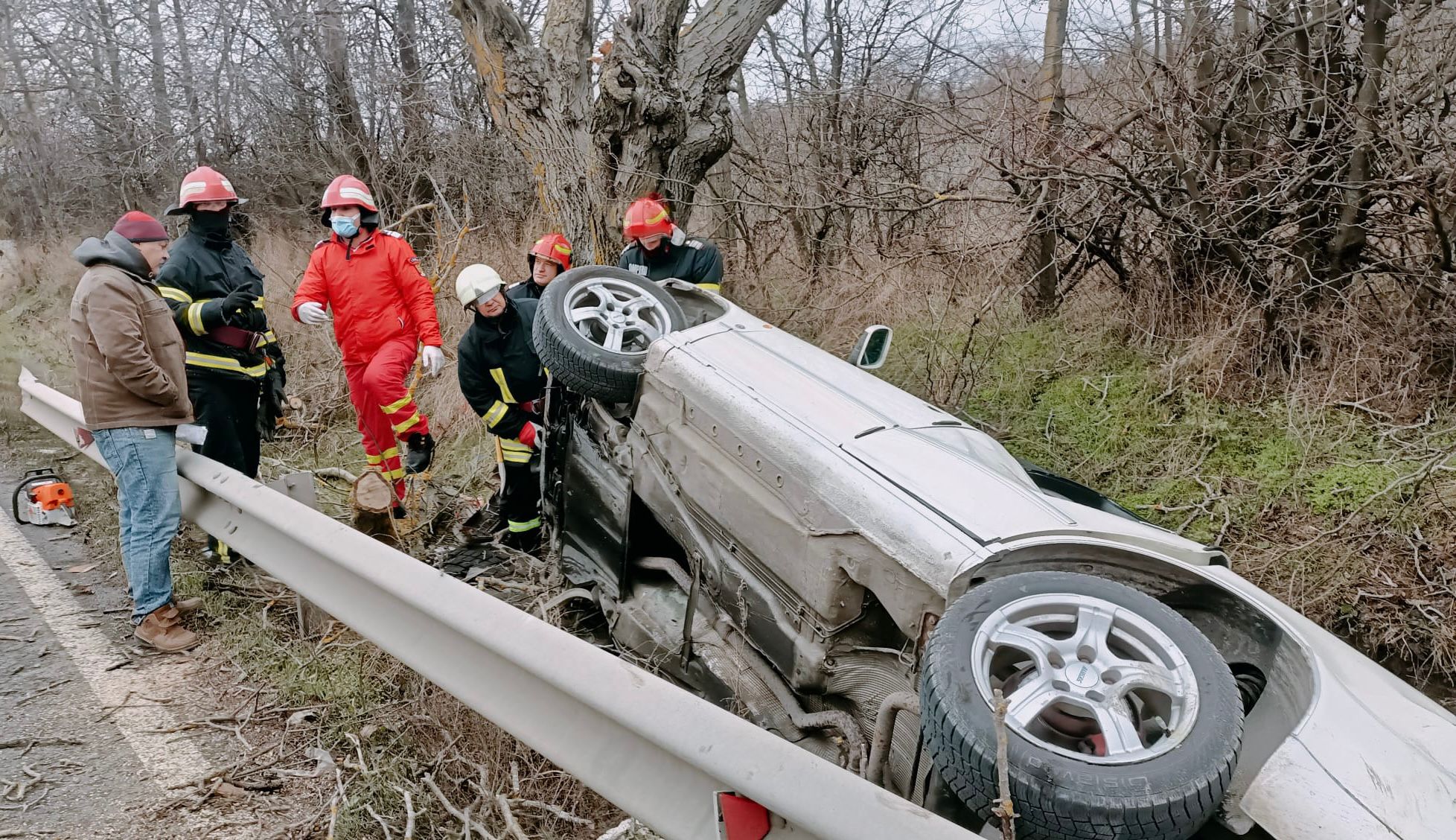 O mașină s-a răsturnat pe DN22, în apropierea municipiului Tulcea