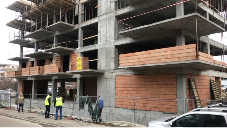 Anchetă ITM în cazul muncitorului care a MURIT după ce a CĂZUT de la etajul 10 al unui bloc din Mamaia Sat