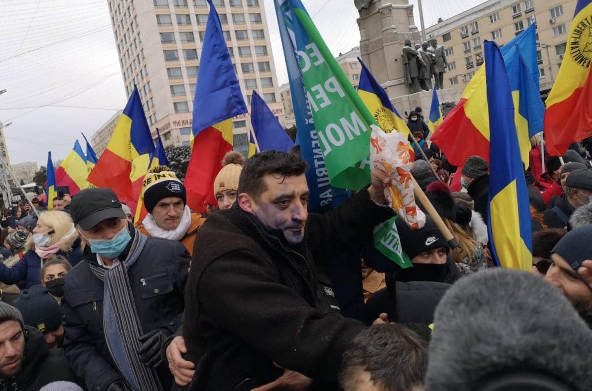 Liderul AUR, George Simion, ATACAT cu cerneală la manifestațiile de la Iași