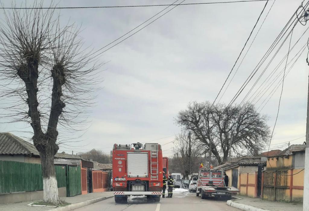 Un BMW a ars complet pe o stradă din Medgidia