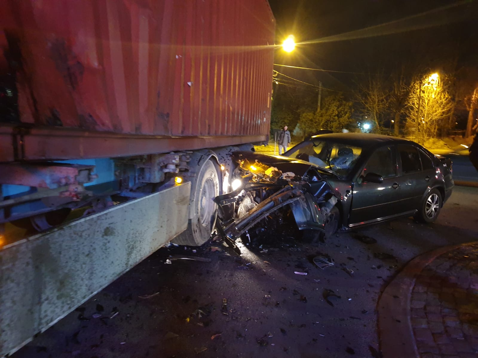 Accident între un autocamion și un autoturism pe bulevardul Aurel Vlaicu