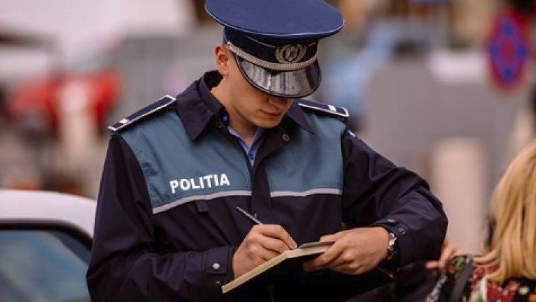 Administratorii a două terenuri de fotbal, AMENDAȚI de polițiștii constănțeni