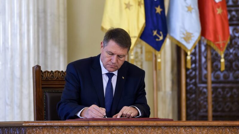 Mai mulţi judecători, printre care unul de la Tribunalul Constanța, eliberaţi din funcţie de preşedintele Iohannis