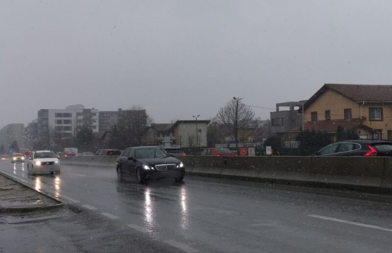 (FOTO) Cozi imense de mașini la intrarea în Constanța
