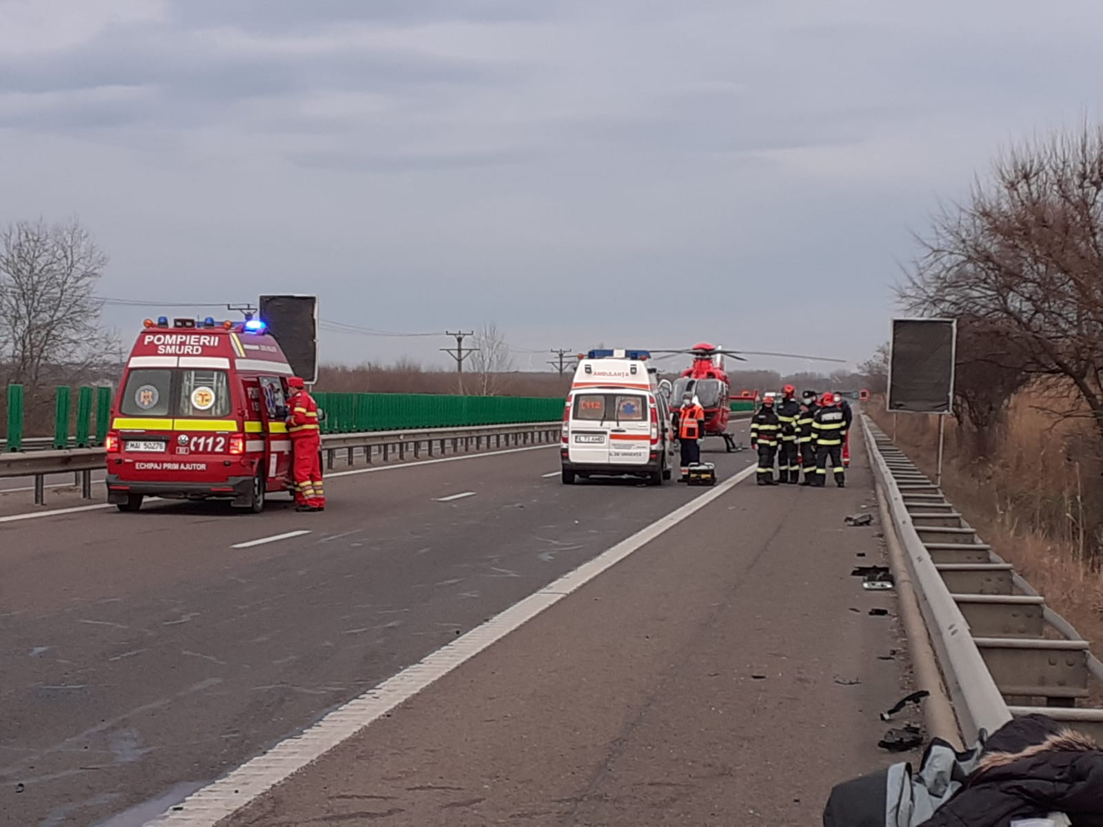 Carambol pe autostradă! Trei autoturisme implicate și o victimă