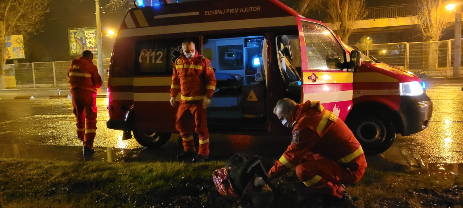 Persoană căzută pe spațiul verde, în stațiunea Mamaia, salvată de echipajul SMURD