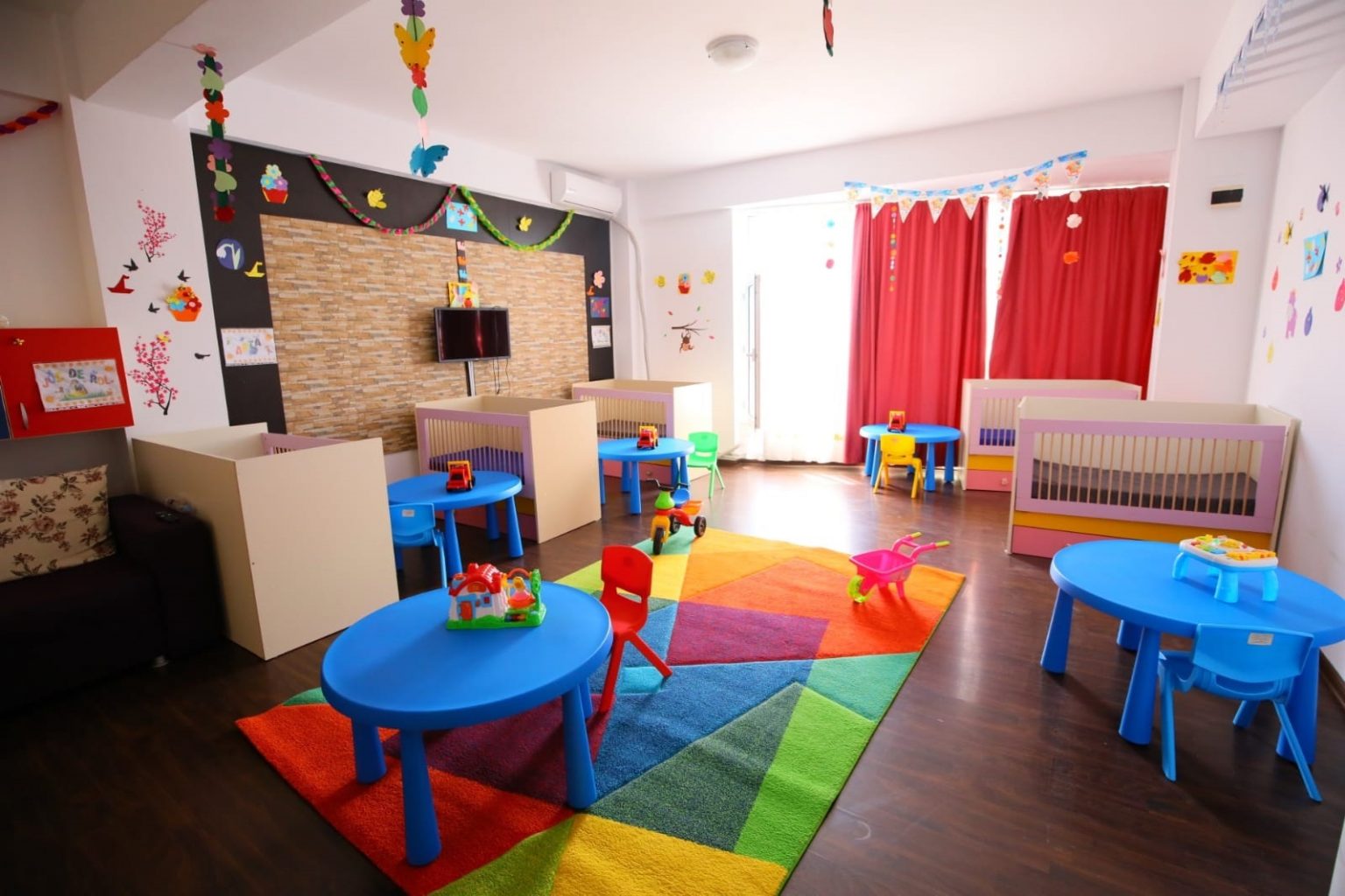 ATENȚIE PĂRINȚI! Încep înscrierile pentru creșele din Constanța. Vedeți ce acte sunt necesare!