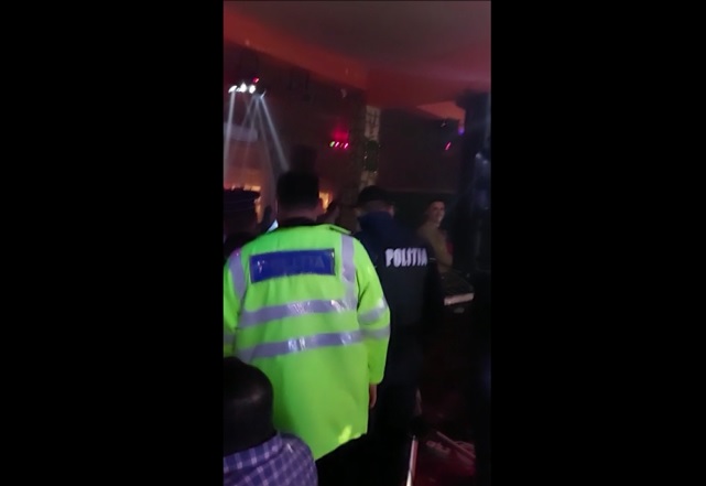 (VIDEO) Petrecere cu 70 de persoane într-un local din Năvodari, oprită de polițiști