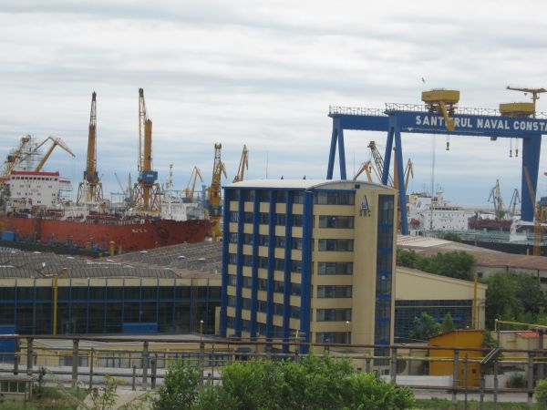 ACCIDENT DE MUNCĂ la Șantierul Naval Constanța: Un bărbat a ajuns la spital