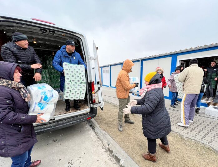 (Foto) Localnicii din Cumpăna și autoritățile locale au trimis alte ajutoare umanitare la tabăra pentru refugiații ucraineni de la Vama Isaccea