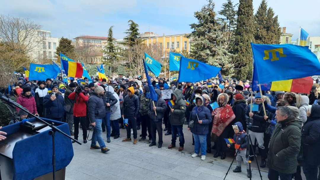 Peste 700 de tătari au participat, la Constanța, la acțiunea de solidaritate cu Ucraina. Printre ei au fost și 50 de etnici tătari, refugiați din Crimeea
