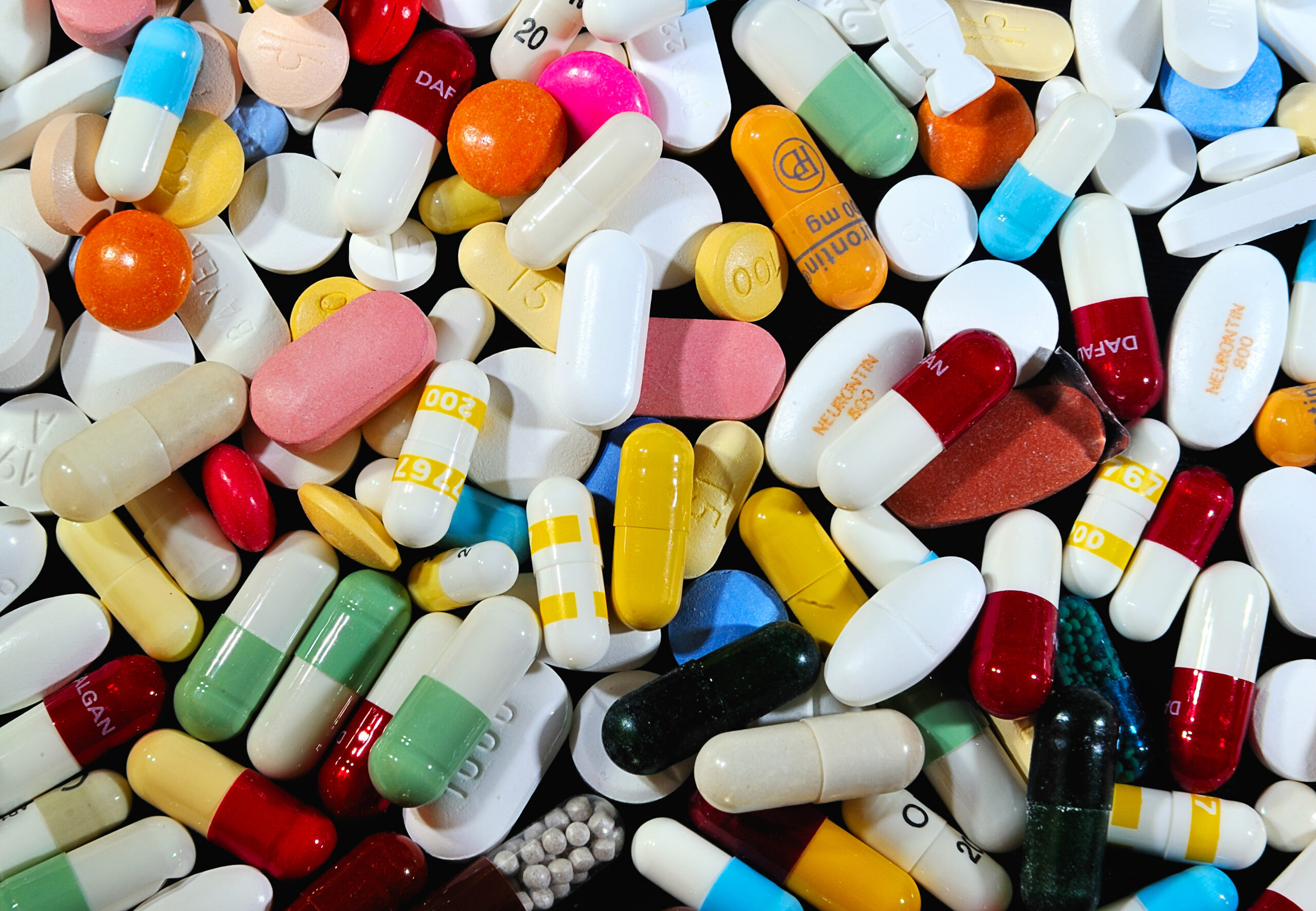 Lista de medicamente gratuite și compensate a fost EXTINSĂ. Vezi ce afecțiuni acoperă tratamentele introduse!