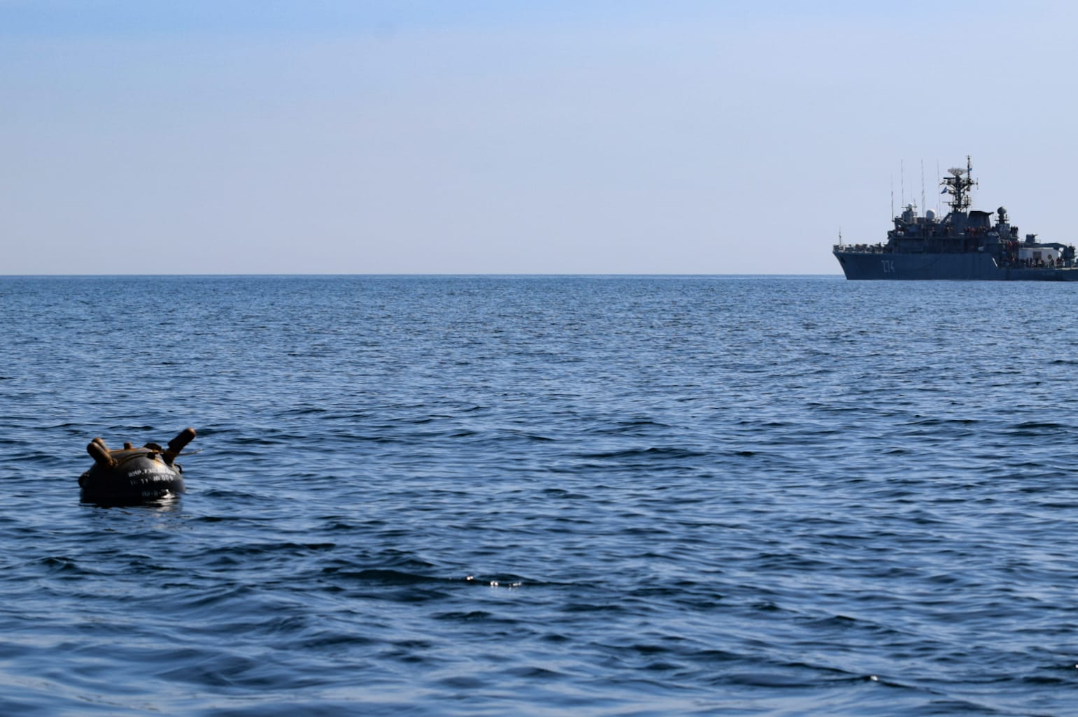 Măsuri pentru securitatea navigației: Navele maritime, atenționate cu privire la pericolul minelor din Marea Neagră