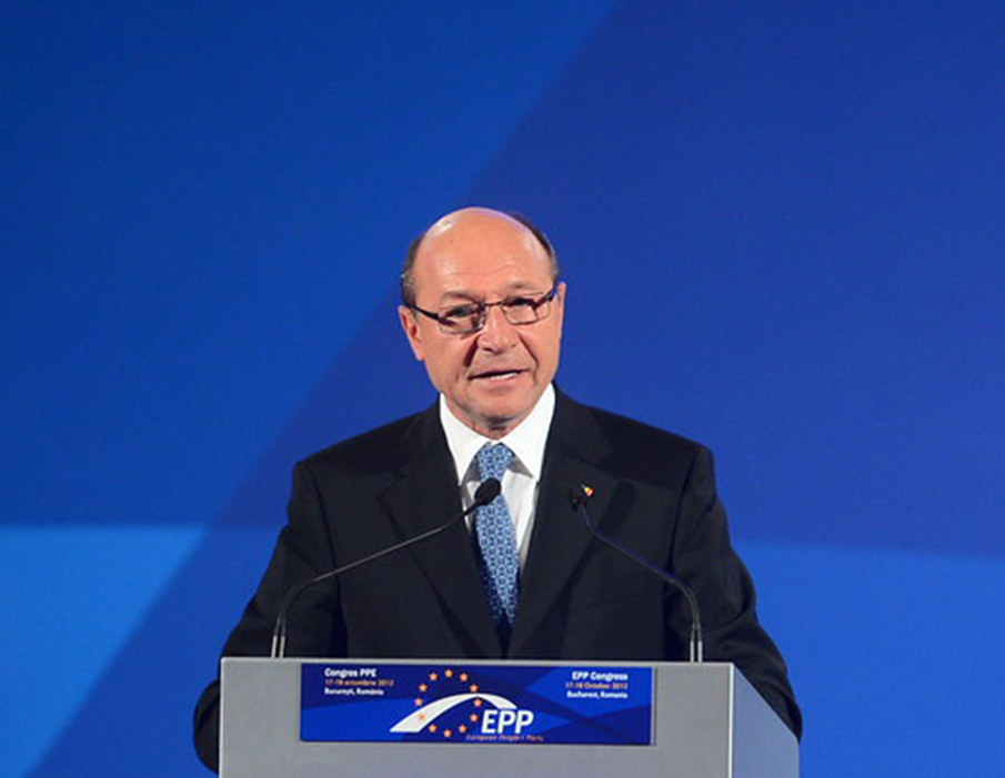 Traian Băsescu îl ironizează pe Iohannis, după anunțul candidaturii la șefia NATO: "Secretarul general nu are avion, va trebui să închirieze de multe ori"