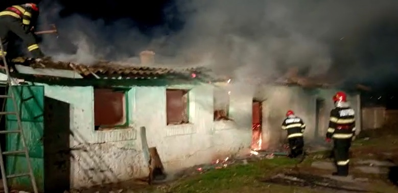 (Video) Incendiu la Ferma 12 Murfatlar. Arde clădirea de dormitoare
