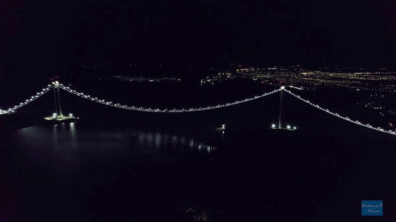 Luminile de pe podul de la Brăila, stinse pentru a-i deruta pe piloţii ruşi care bombardează Ucraina