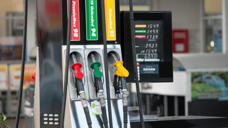 Preţul carburanţilor în România a depăşit 8 lei pe litru