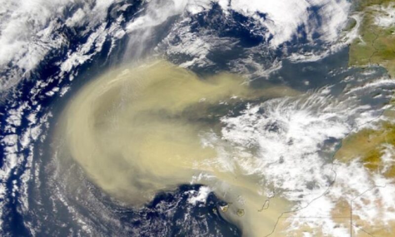 Un nor de PRAF SAHARIAN ar putea ajunge peste România în zilele următoare