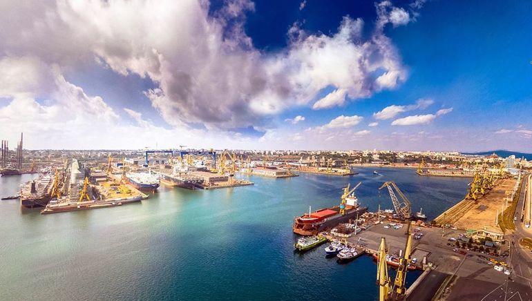 „Administrația Porturilor Maritime” SA Constanța organizează o licitație publică deschisă pentru vânzarea unor bunuri