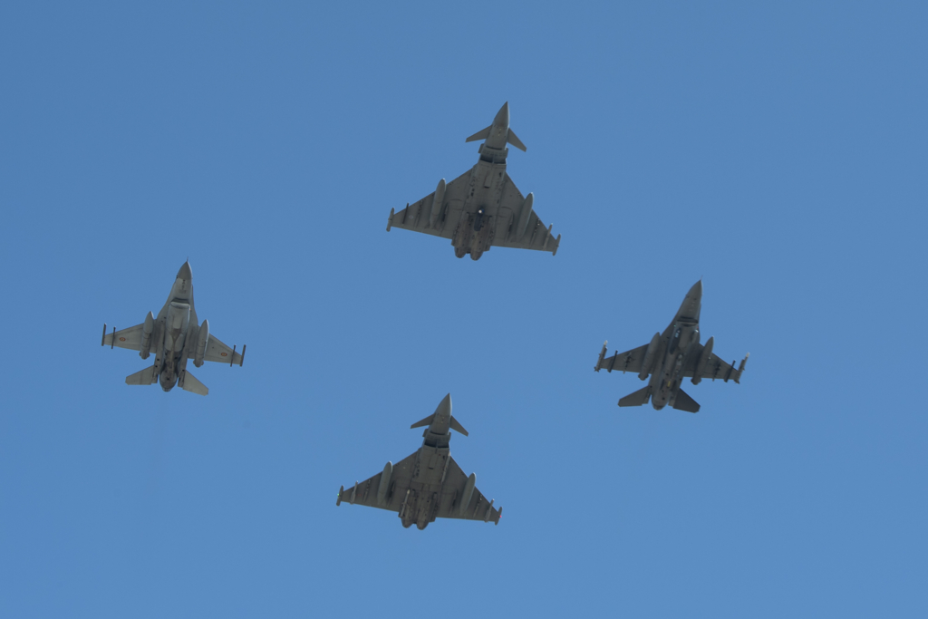 Ce a decis NATO după ce un avion rusesc a tras o rachetă deasupra Mării Negre, lângă o aeronavă a Marii Britanii