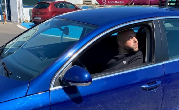 (VIDEO) Amendă și suspendarea permisului pentru bărbatul care făcea drifturi în Portul Tomis. În plus, mașina pe care o conducea era sub sechestru