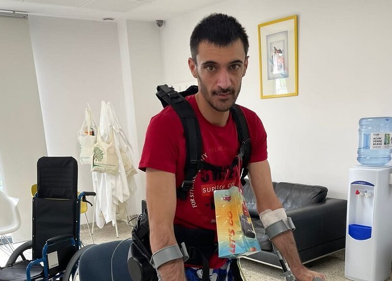 Și tu îl poți ajuta pe Andrei, un tânăr din Constanța de 31 de ani, să meargă din nou!