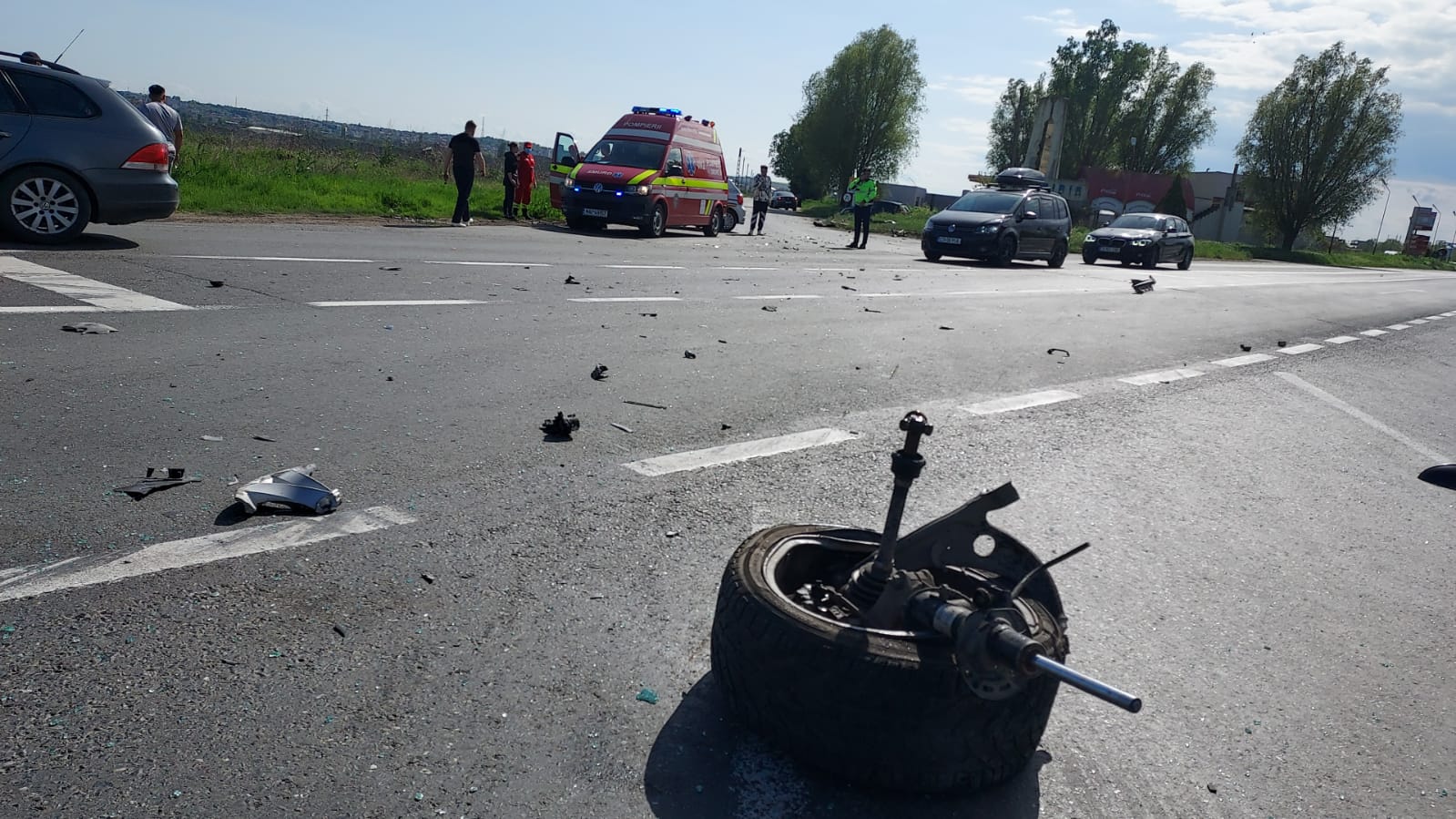 (FOTO) Un copil și mama sa, răniți într-un accident aproape de Medgidia, la intersecția către Cuza Vodă